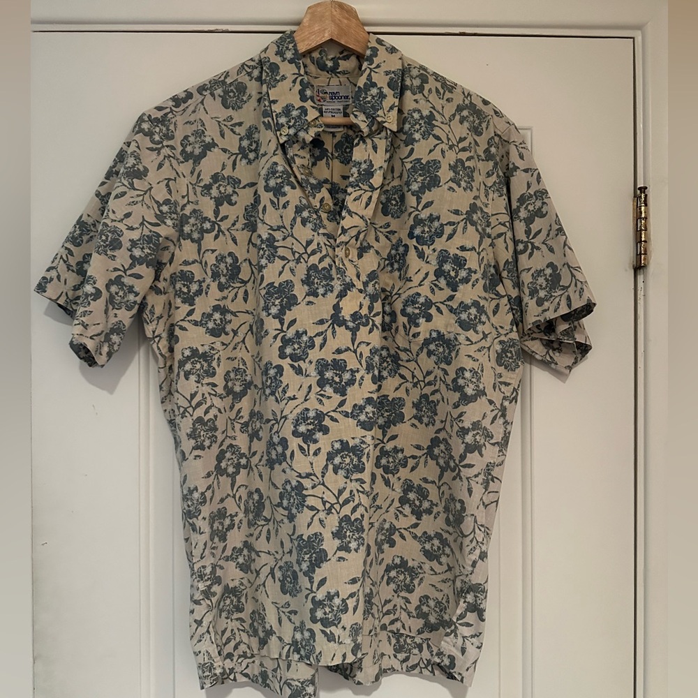 Reyn Spooner Hawaiian shirt size medium